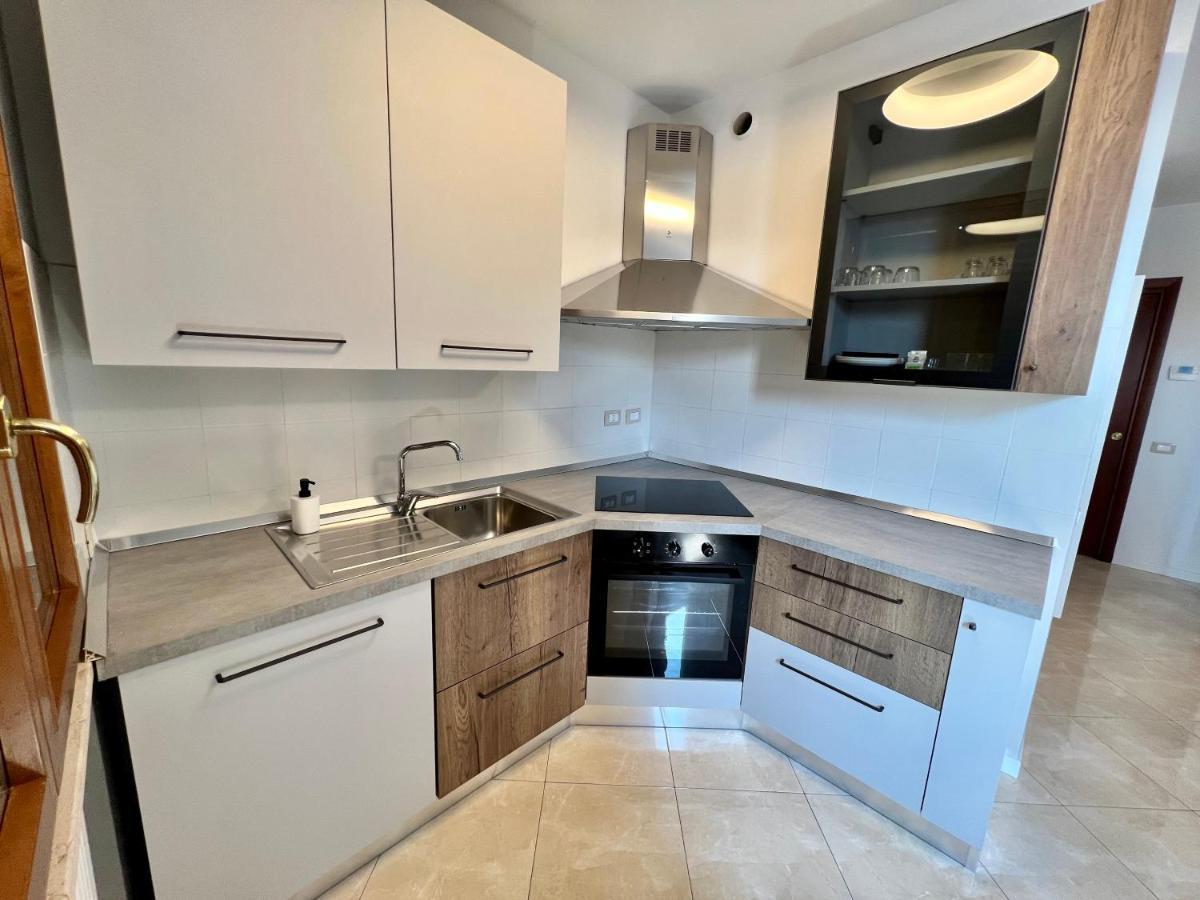 דירות דסנזאנו דל גארדה Beija Flor-Trilocale Piazza Garibaldi N18 מראה חיצוני תמונה